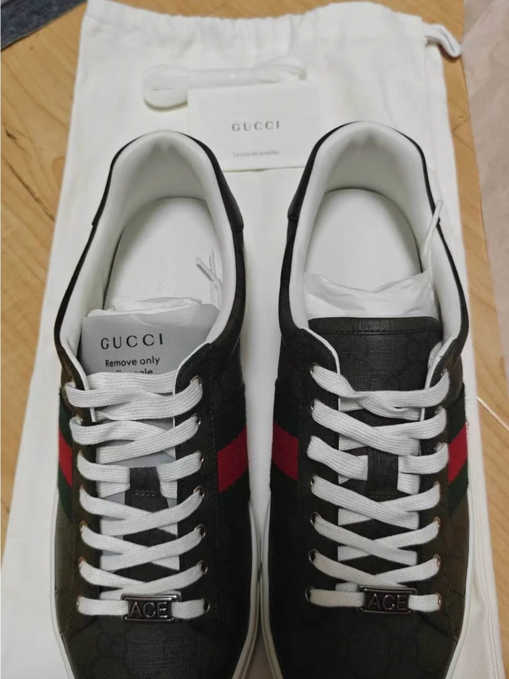 Men Gucci Ace GG Supreme Sneakers